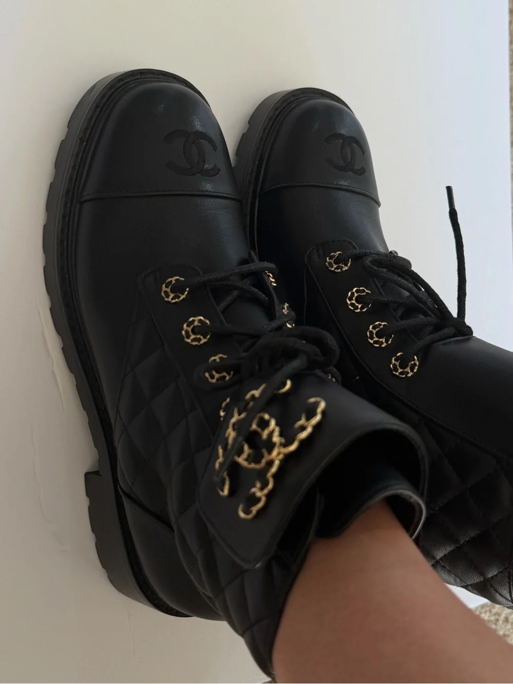 New CHANEL Black Quilted Leather Lace-Up Ankle Boots with Gold CC Chain y2k 90s